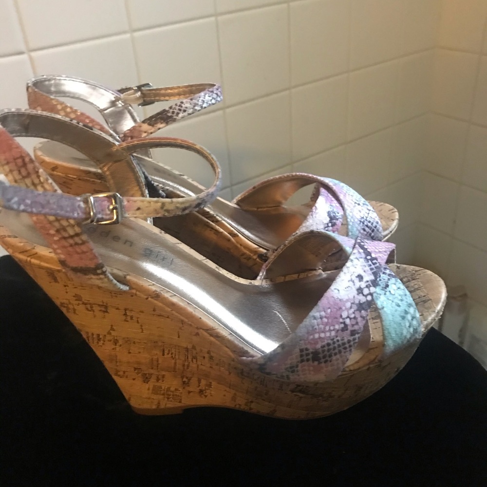 Madden Girl  Wedge 8